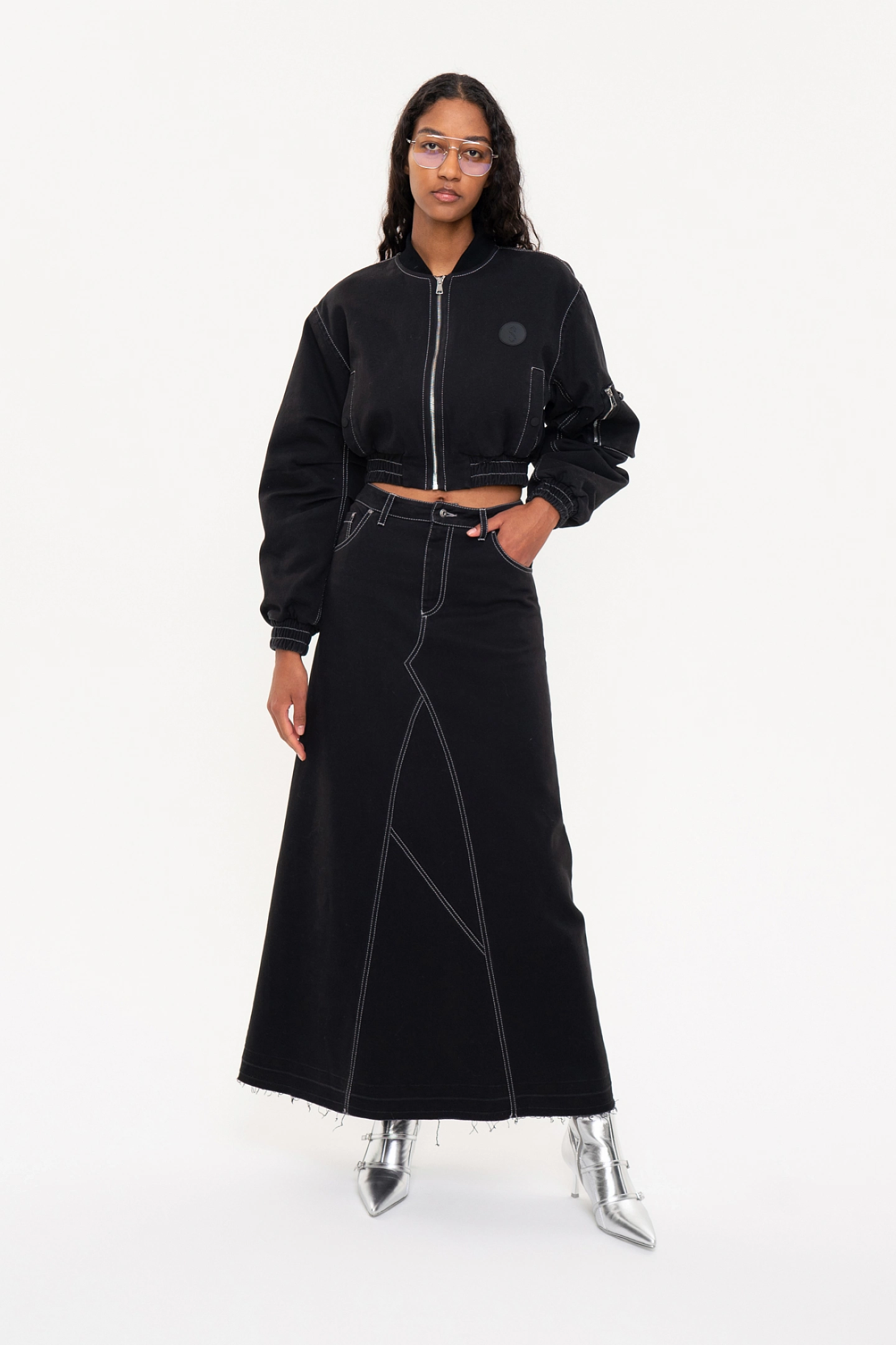 Бомбер короткий с широким рукавом и юбка макси джинсовая