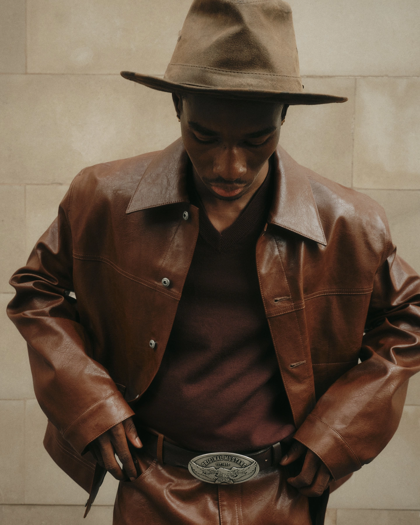 Бомбер из эко-кожи