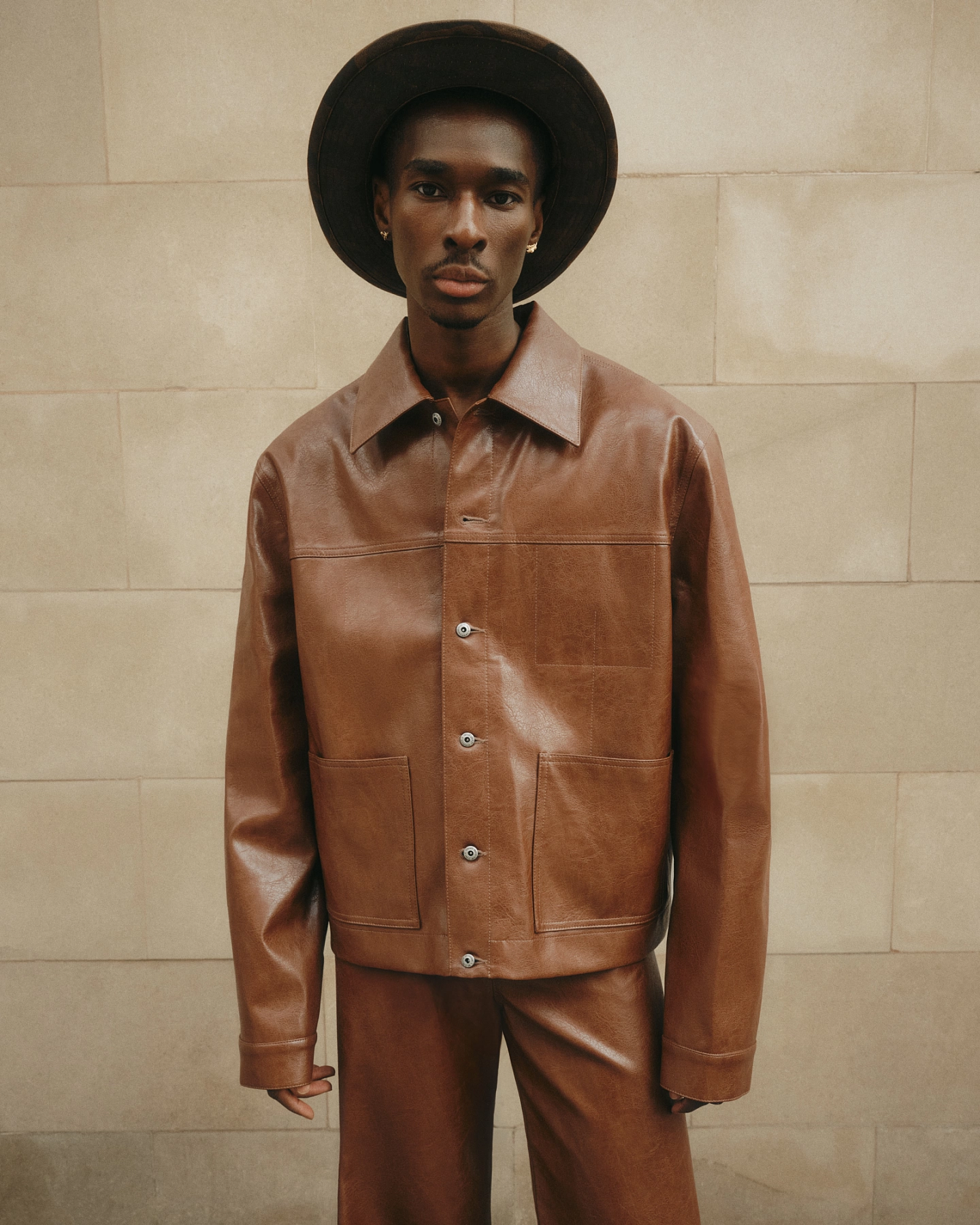 Бомбер из эко-кожи