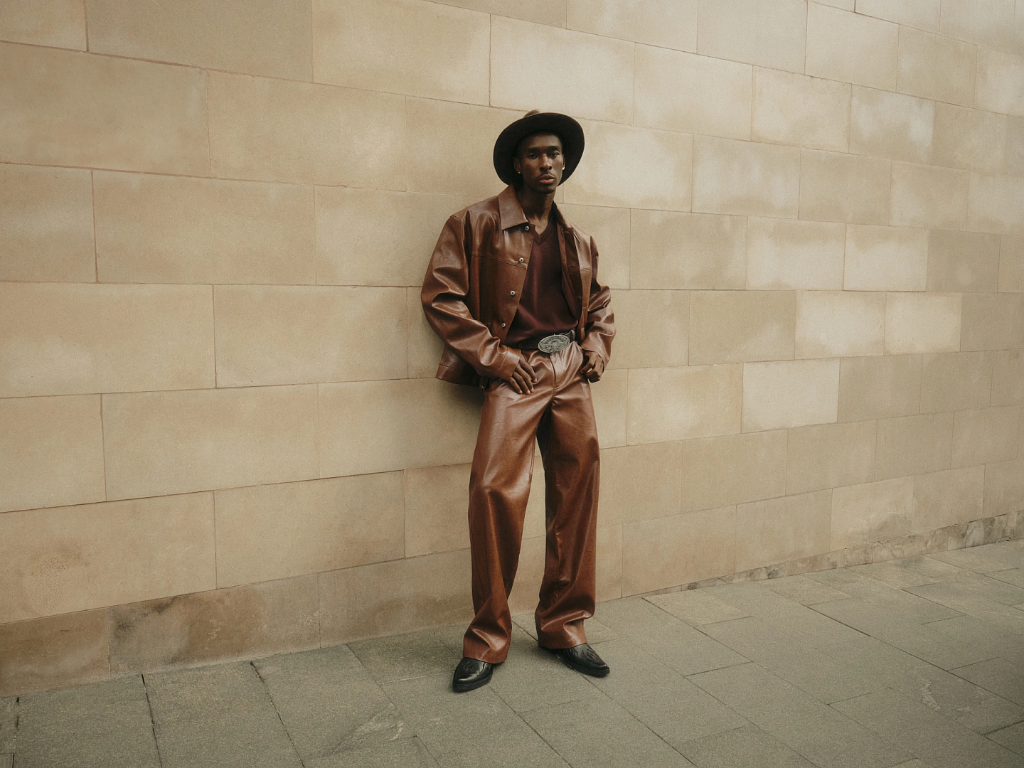 Брюки мужские из эко-кожи