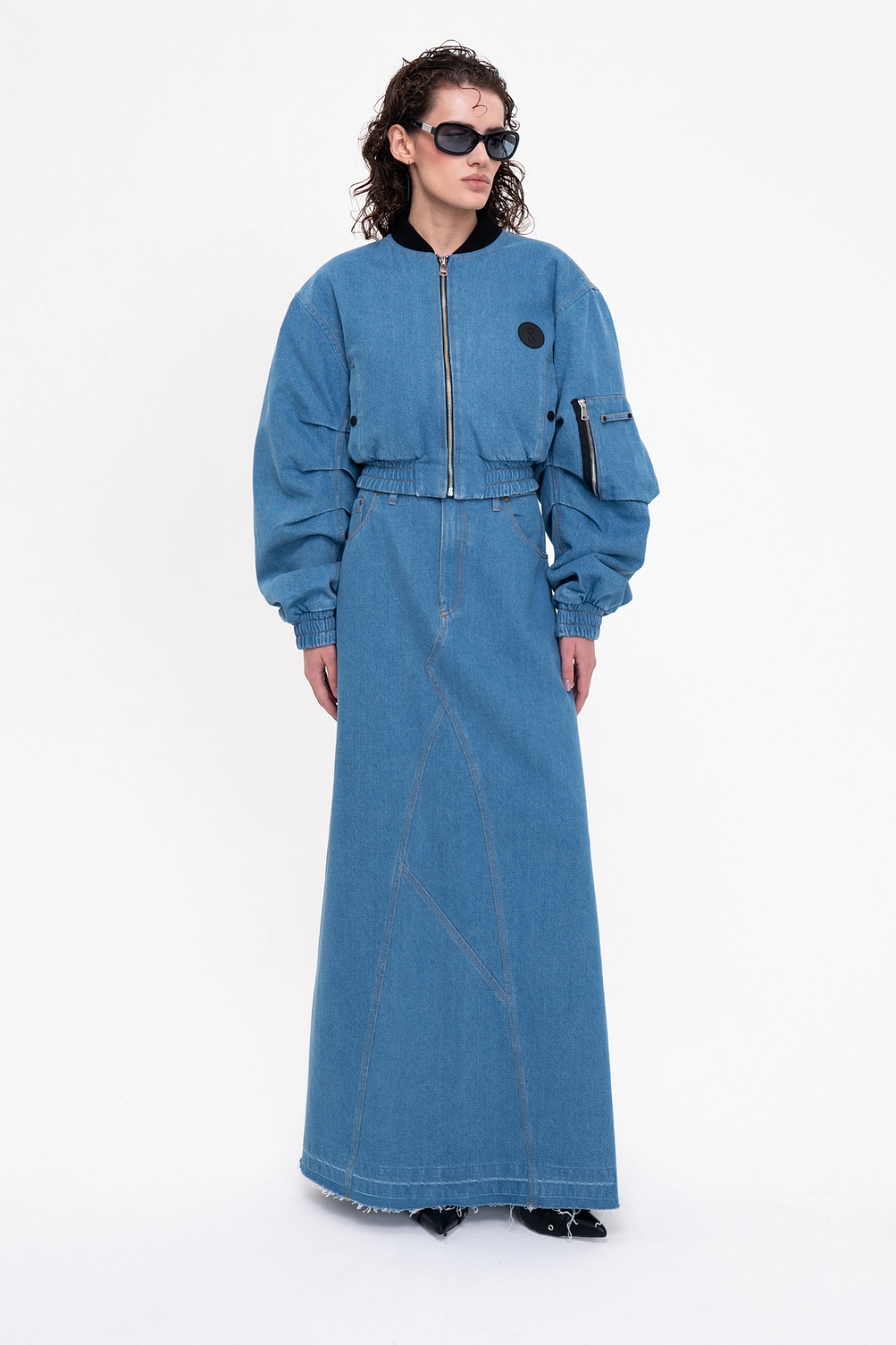 Бомбер короткий с широким рукавом