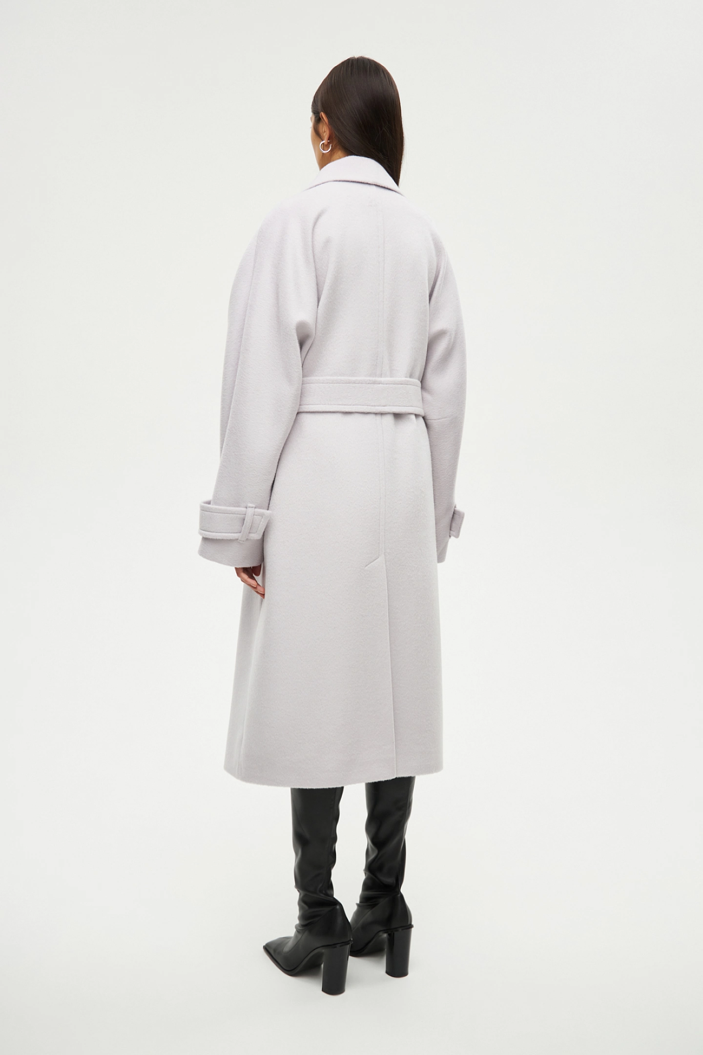 Пальто с цельнокроеным рукавом