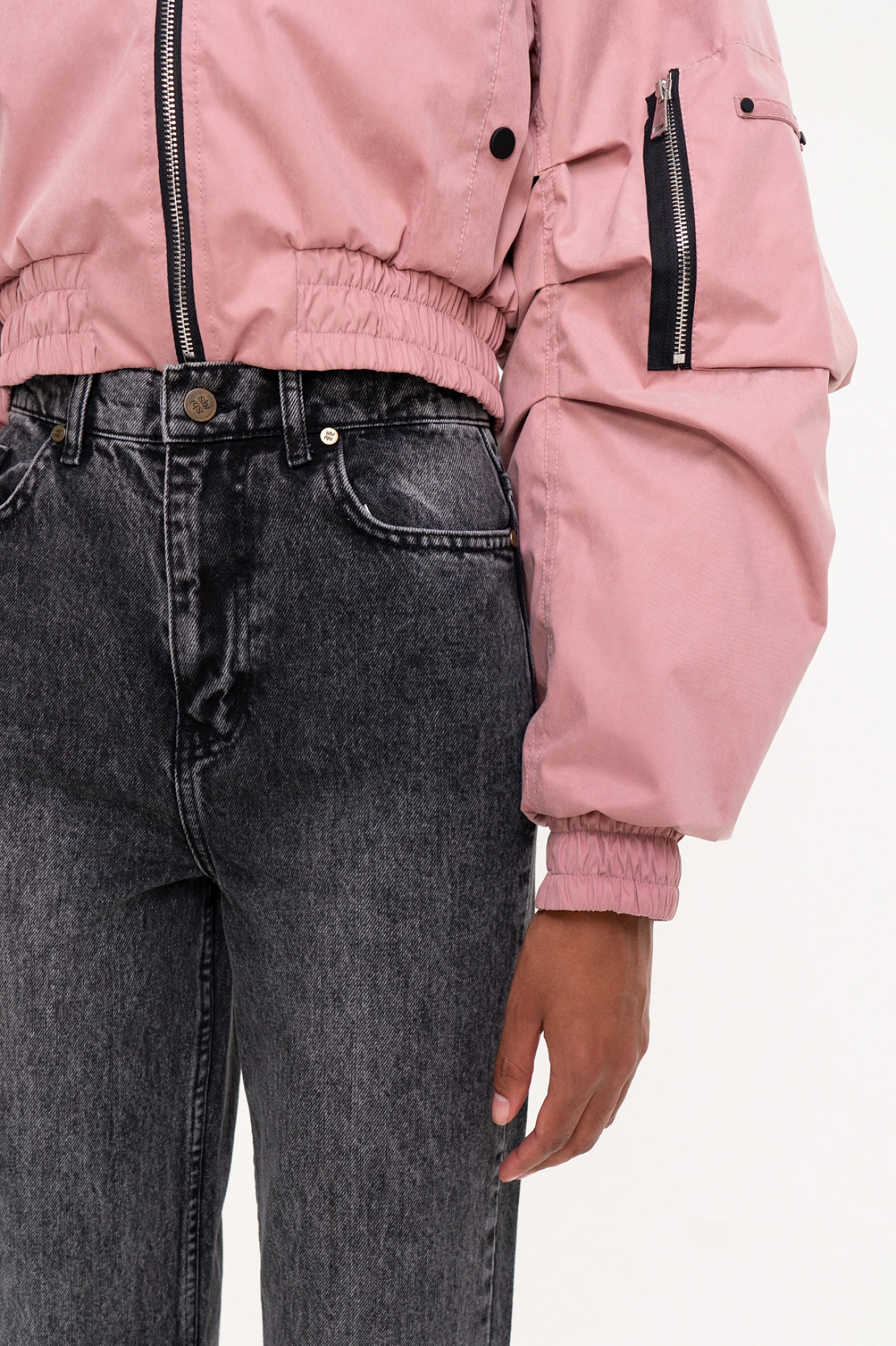 Бомбер короткий с широким рукавом